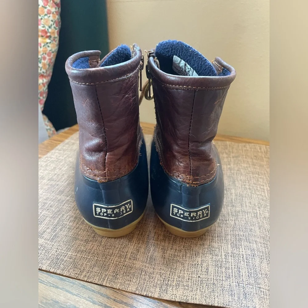 Sperry Leather Women's Saltwater Duck Boots Size 7.5 Weatherproof Winter Boots